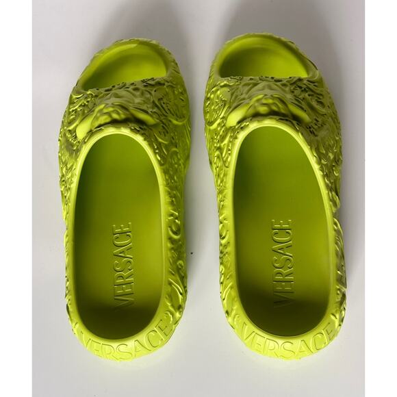 NIB $525 Versace Medusa Head Slides Pool Sandals Green 8 US (41 Eu) 1005746 IT - Picture 8 of 13